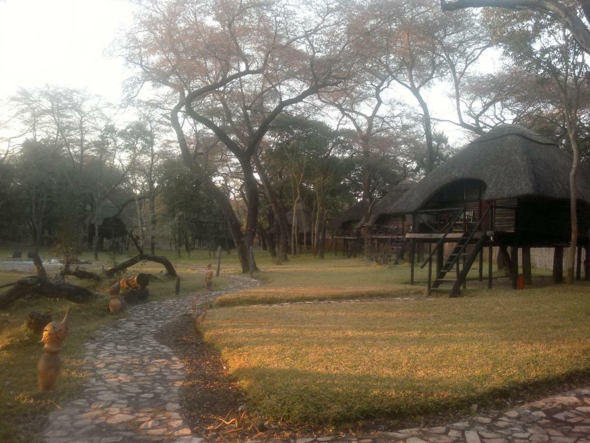 The Tree Lodge At Sikumi Dete Exterior photo